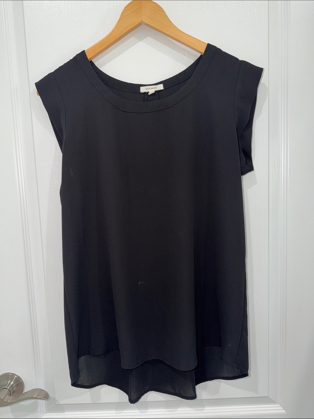 Pleione Black Sleeveless Round-Neck Tank size small NWOT minimalist
